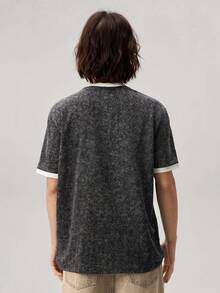 Vaulklash T-shirt nera lavata da uomo taglia standard con design di bordo bianco sulle maniche - nero - Visualizzare 3