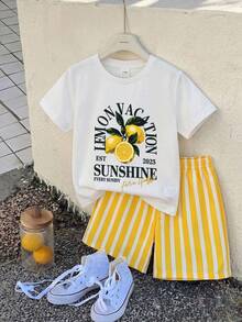 SHEIN Playful Pals 嬰兒 T-shirt 套裝，檸檬英文圖案柔軟白色針織圓領短袖套頭上衣，搭配彈性腰黃白條紋印花梭織短褲 2 件套，男童套裝，男童短袖短褲套裝，男童服飾，檸檬，英文，適合 6M-3T - 彩色 - 查看 1