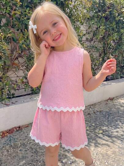 Elladie kids Young Girls Textured Fabric Contrast Hem Sleeveless Top & Casual Shorts T-Shirt Set