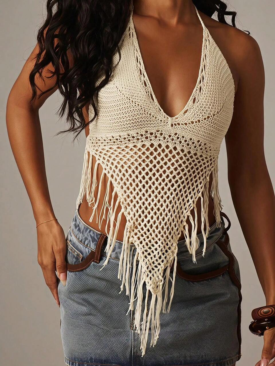 MISSGUIDED Bohemian Crochet Fringed Halter Top With Deep V Neckline Open Weave Design Festival Summer Beach Vacation Boho Chic Sleeveless Tank