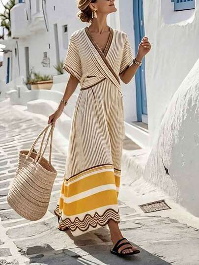 SHEIN Holidaya Nouvelle arrivée d'été : Robe chic col V - Manches courtes, rayures contrastées larges-étroites, silhouette longue décontractée. Cette pièce rétro française allie le charme des vacances à l'élégance du bureau, avec une coupe évasée affinante
