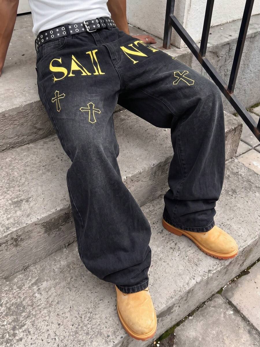 GALLERY FADE 男士時尚街頭風哥德式十字繡花黑色水洗牛仔直筒寬腿長褲 - 黑色 - 查看 1
