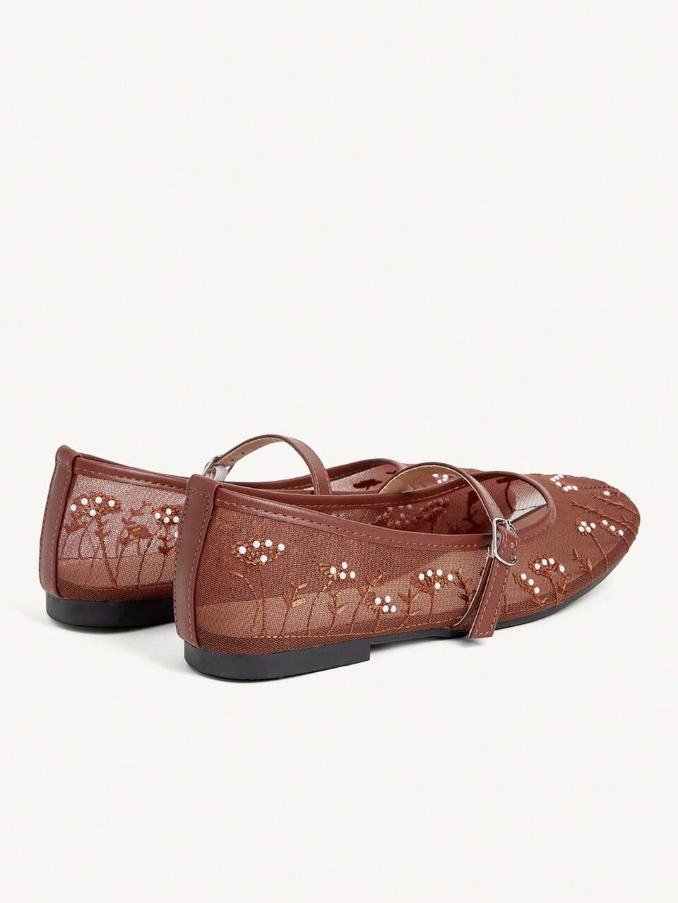 CUCCOO CHICEST Ladies, Willow Nails, Buckles, Flat Shoes.