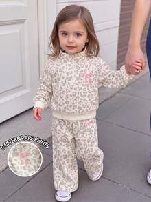 SHEIN Playful Pals 女嬰 2 件套 時尚可愛豹紋蝴蝶結偽刺繡效果印花立領拉鍊長袖運動衫外套上衣，豹紋蝴蝶結印花寬腿褲，柔軟面料，適合外出，秋冬款 - 彩色 - 查看 7