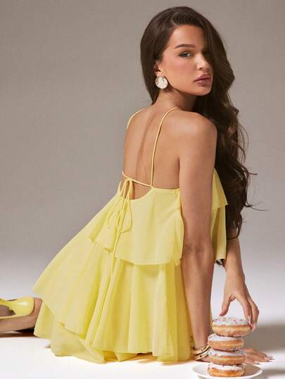 L'Amorae Vestido Mini Feminino Elegante e Romântico para Convidada de Casamento, Cor Sólida, Costas Abertas, Camadas Múltiplas em Chiffon