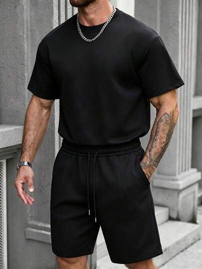 Manfinity CasualCool Men's Casual INS Style Daily Outfit, Boyfriend/Husband Gift, Anniversary Gift, Black Minimalist Loose T-Shirt Set, Summer