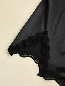 GlowEve 女款黑色緞面泡泡袖迷你洋裝，深V領，蕾絲下擺，抓皺腰部，修身剪裁，正式派對晚裝 - 黑色 - 查看 4