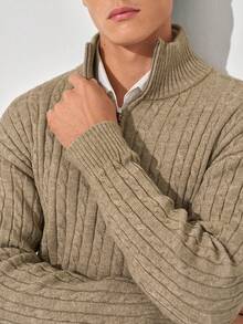 Manfinity CasualKnits 秋冬新款部落客風時尚設計 3D 扭繩圖案半開領套頭毛衣 - 卡其色 - 查看 2
