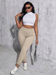 SHEIN Tall CURVE 大尺碼純色極簡百搭鈕扣口袋牛仔褲 - 卡其色 - 查看 6