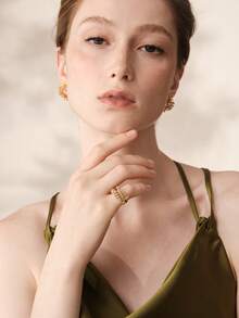 MOTF PREMIUM Anillo pequeño simple con microengaste y diseño kink, chapado en oro - Dorado - Ver 9