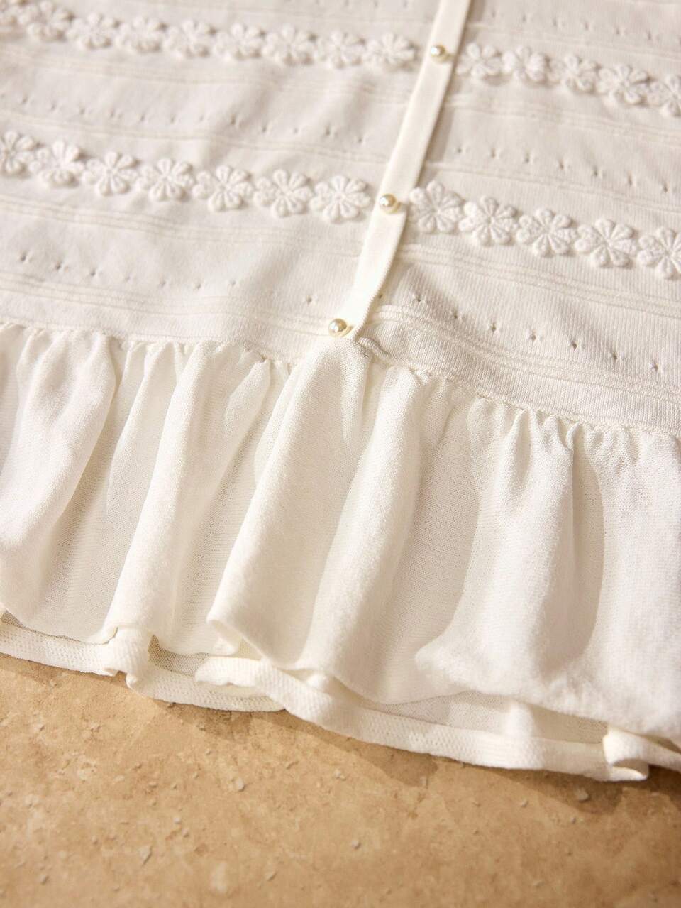 MOTF Vestido de suéter ajustado para mujer con aplique floral, sin mangas y bajo con volantes