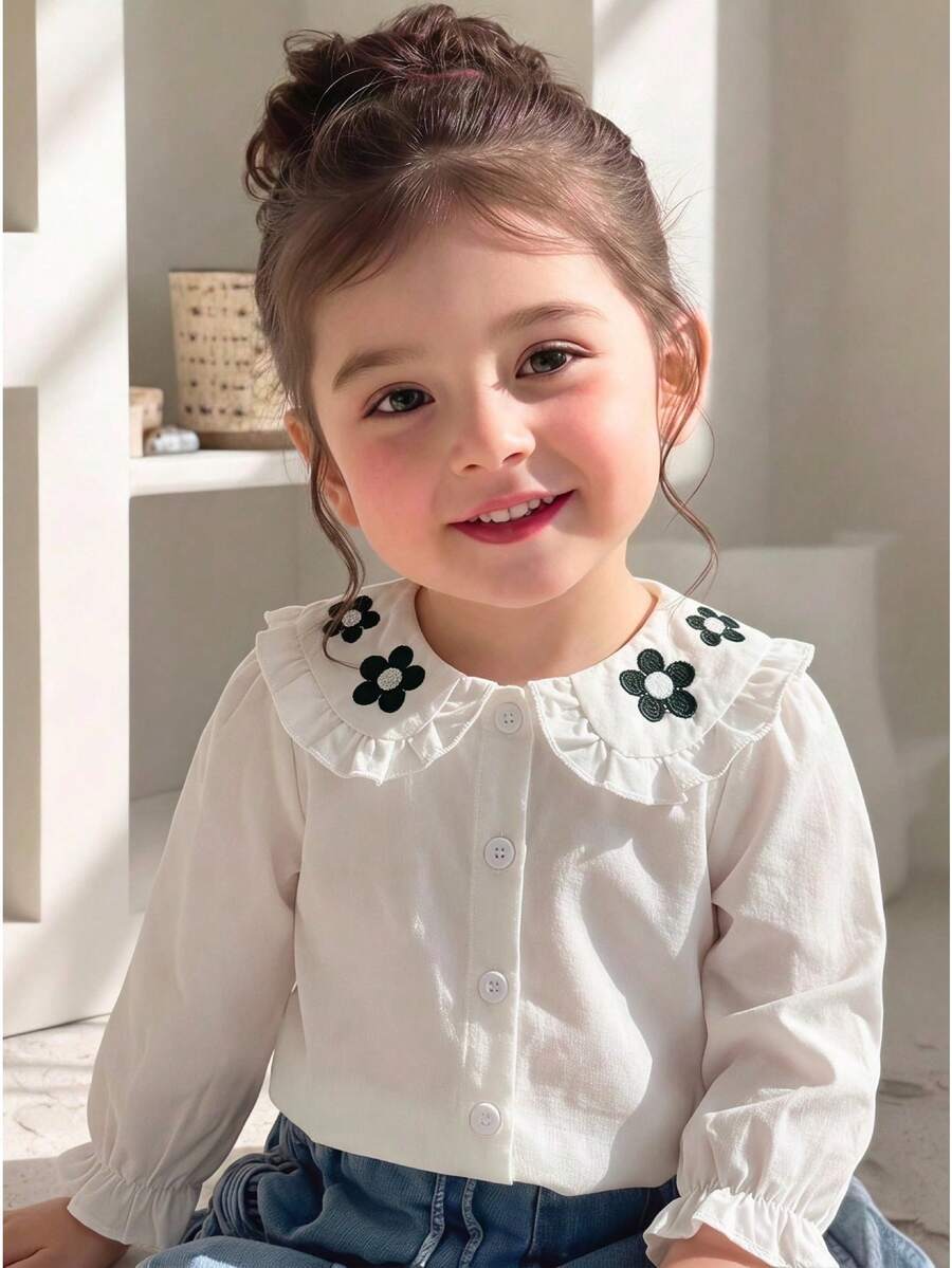 SHEIN Playful Pals 嬰兒女寶寶春秋款白色花朵蕾絲圓領長袖上衣 可愛娃娃襯衫 彈性袖口 校園畢業風
