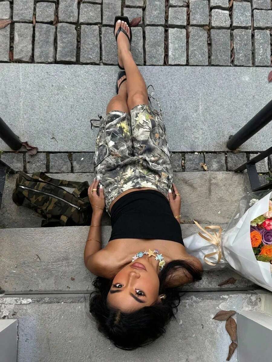 SHEIN ICON 女款迷彩印花工裝牛仔短褲 - 彩色 - 查看 1