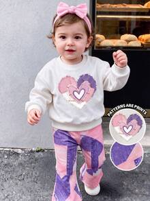 SHEIN Playful Pals 女嬰 2 件套可愛愛心印花丹寧風圓領長袖衛衣上衣喇叭褲 秋冬度假 嬰兒粉 粉色 派對 - 彩色 - 查看 9