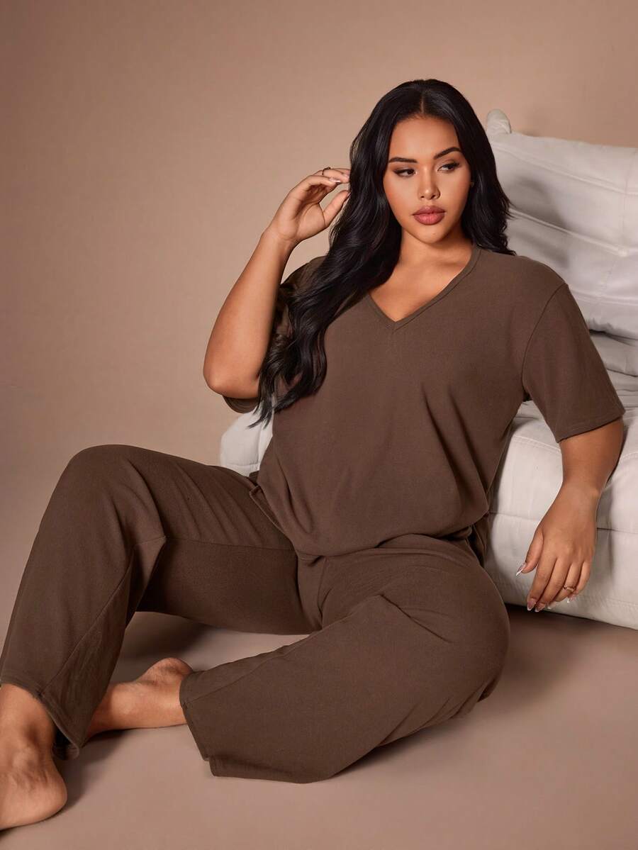 Lazeform Conjunto de Pijama Casual Plus Size Feminino Ultra Macio e Fofinho em Cor Sólida para Loungewear - Café - Visão 1