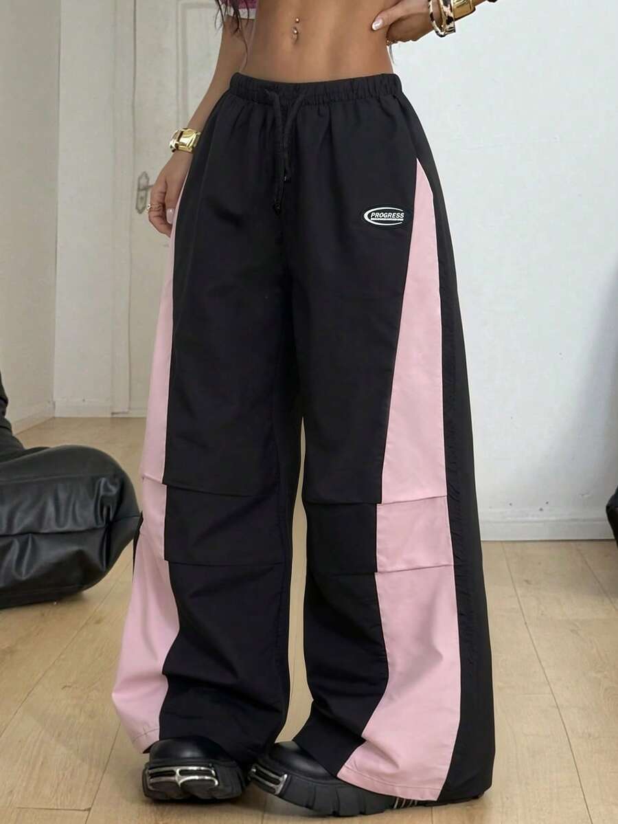 SHEIN 經典休閒長褲 春季/秋季 雙層腰頭 簡約舒適 衛衣布料 適合居家、街頭、運動,可隨意搭配夾克與上衣展現青春活力 - 黑色 - 查看 1