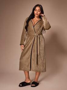 Lazeform Casual Hooded Long Sleeve Brown Double-Sided Fleece Contrast Black Trim Plus Size Robe - Brown - View 4