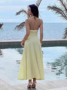 Sindi Myftari Gaun Pesta Musim Panas Seksi Model Halter dengan Hiasan Renda dan Tekstur Kain Bertekstur, Potongan A-Line Berlipit, Warna Kuning, Elegan, Cocok untuk Pesta. - Kuning - View 2