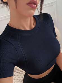 SHEIN Sovereign Charm 女款素色落肩短袖修身短版運動T恤 - Bold Plum - 查看 3