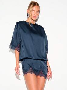 KIZN Gaun Mini Satin dengan Trim Renda dan Lengan Kelelawar Oversized serta Detail Renda Bulu Mata untuk Pesta Malam dan Liburan - Navy Blue - View 1