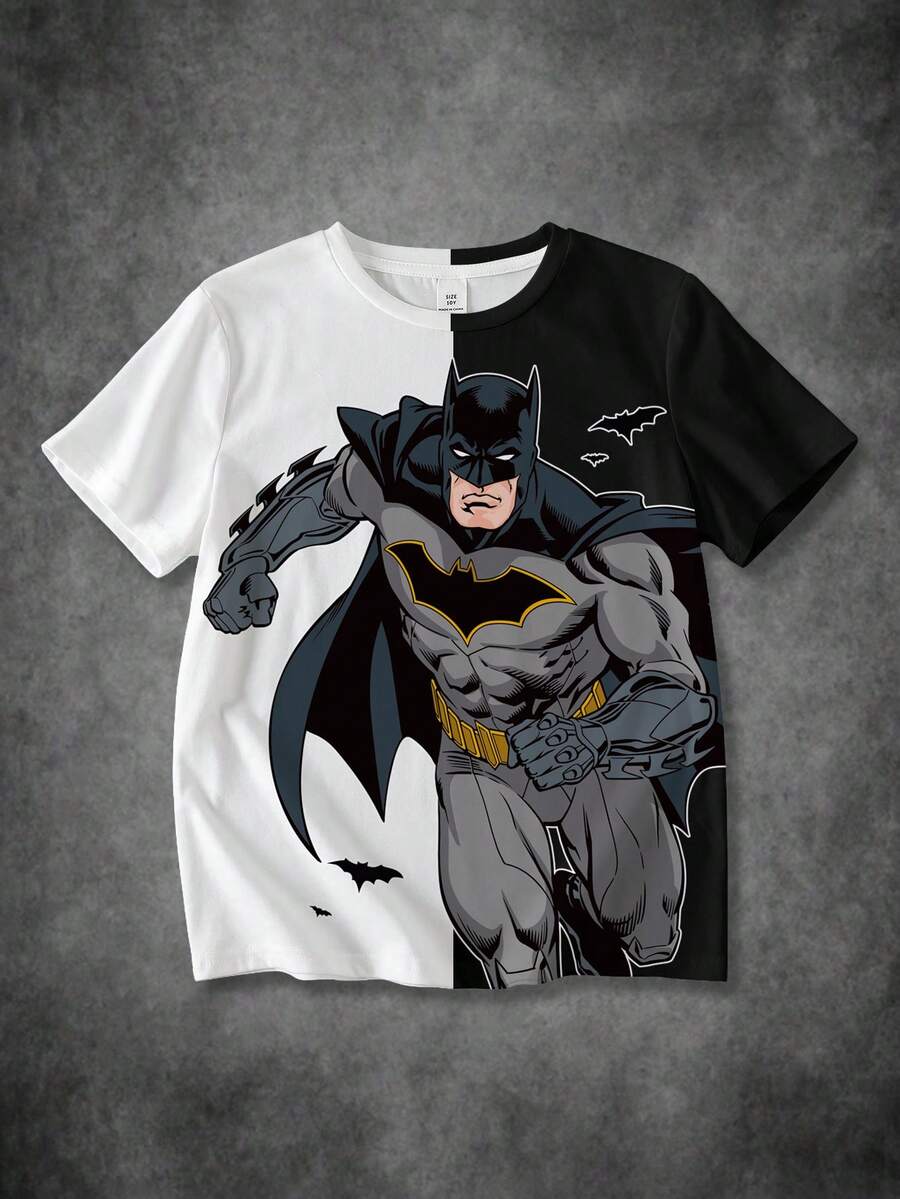 BATMAN X SHEIN Camiseta de manga corta para niño preadolescente con cuello redondo, estampado de dibujos animados, bloques de color, casual y versátil para uso diario y salidas - Blanco - Ver 1