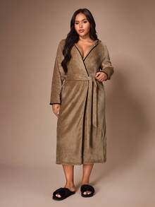 Lazeform Casual Hooded Long Sleeve Brown Double-Sided Fleece Contrast Black Trim Plus Size Robe - Brown - View 1