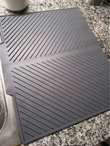 Tapete de secado de silicona con borde extra ancho - Alfombra de drenaje antideslizante para encimera de cocina para platos, cuencos, utensilios | Rejilla de secado flexible resistente a los olores - Gris - Ver 4