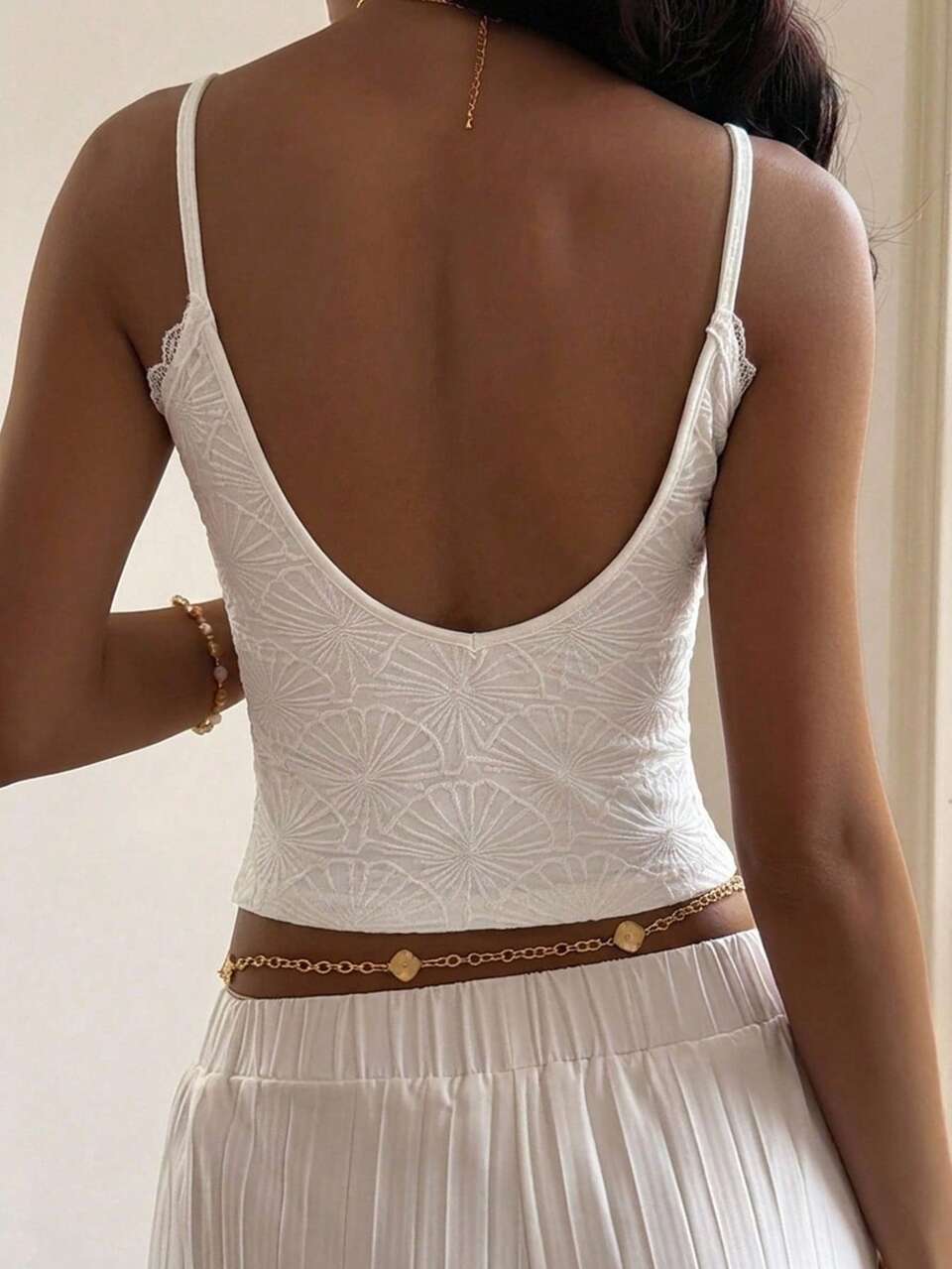 Women's Sweet French Style Fitted Short Lace Trim White Jacquard Fabric Spaghetti Strap Tank Top