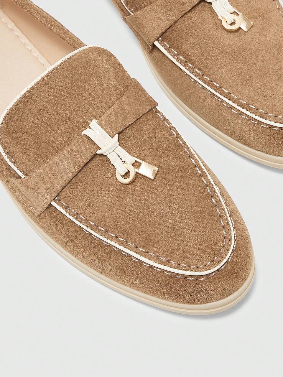 CUCCOO BIZCHIC Stylish And Elegant, Casual, Simple And Comfortable, Portable Feet, Workplace Commuting Temperament, Women's Flat Shoes, Fashionable And Versatile