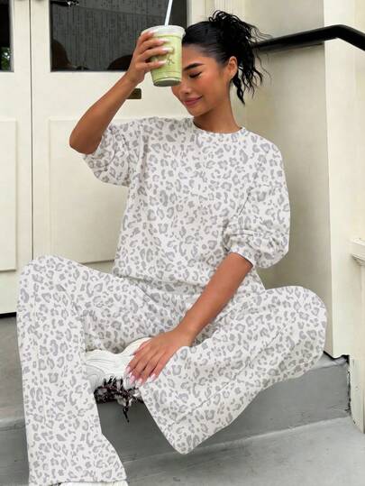 Stile vintage americano con stampa leopardata leggera, set da 2 pezzi con felpa girocollo e pantaloni della tuta a gamba dritta per ragazze adolescenti, adatto per pendolarismo quotidiano, feste, autunno/inverno/primavera/estate, spiaggia, cerimonia di laurea, moda, elegante, casual, uscite, appuntamenti, vacanze, Y2K