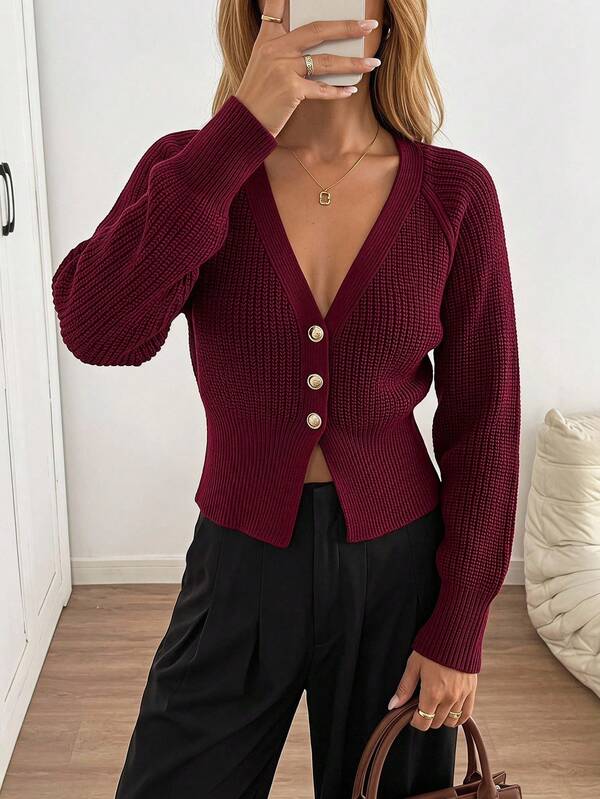 SHEIN Suéter de manga larga para mujer de unicolor con cuello en V, abotonado sencillo, casual y versátil para uso diario