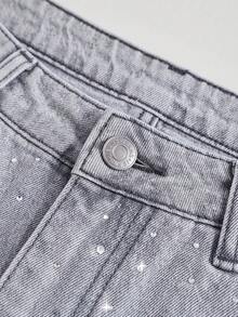 SHEIN Shorts de pierna recta de mezclilla lavada con adornos de strass para mujer - Gris Claro - Ver 4