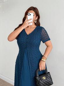 Modelyn Gaun Minimalis Warna Polos Jala Jacquard Leher V Lengan Pendek 2 in 1 Pinggang Ramping Musim Semi/Panas Ukuran Besar - Teal Blue - View 7