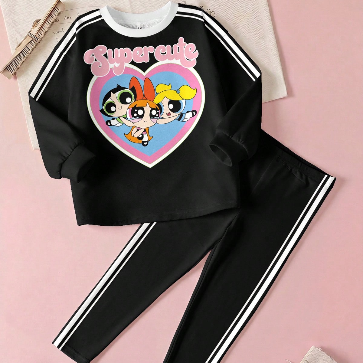 Young Girl Cartoon Print Sweatshirt & Leggings Set