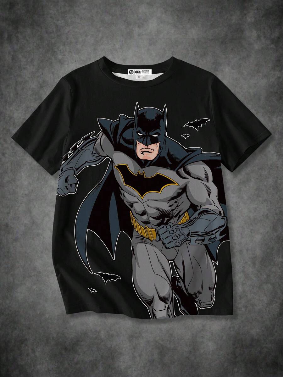 BATMAN X SHEIN 青少年男孩休闲时尚街头卡通英雄图案短袖黑色 T 恤,夏季 - 白色 - 查看 1