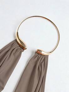 SHEIN Raffinéa Top de verano nuevo y sexy para mujer con cuello de metal drapeado, tela drapeada con pecho fruncido, decoración de anillo de metal y diseño de recorte para sofisticación, ajuste corto que ciñe la cintura para citas y ocasiones de fiesta, top de tirantes marrón, top de tirantes de metal, top sexy para fiesta - Marrón Mocha - Ver 4