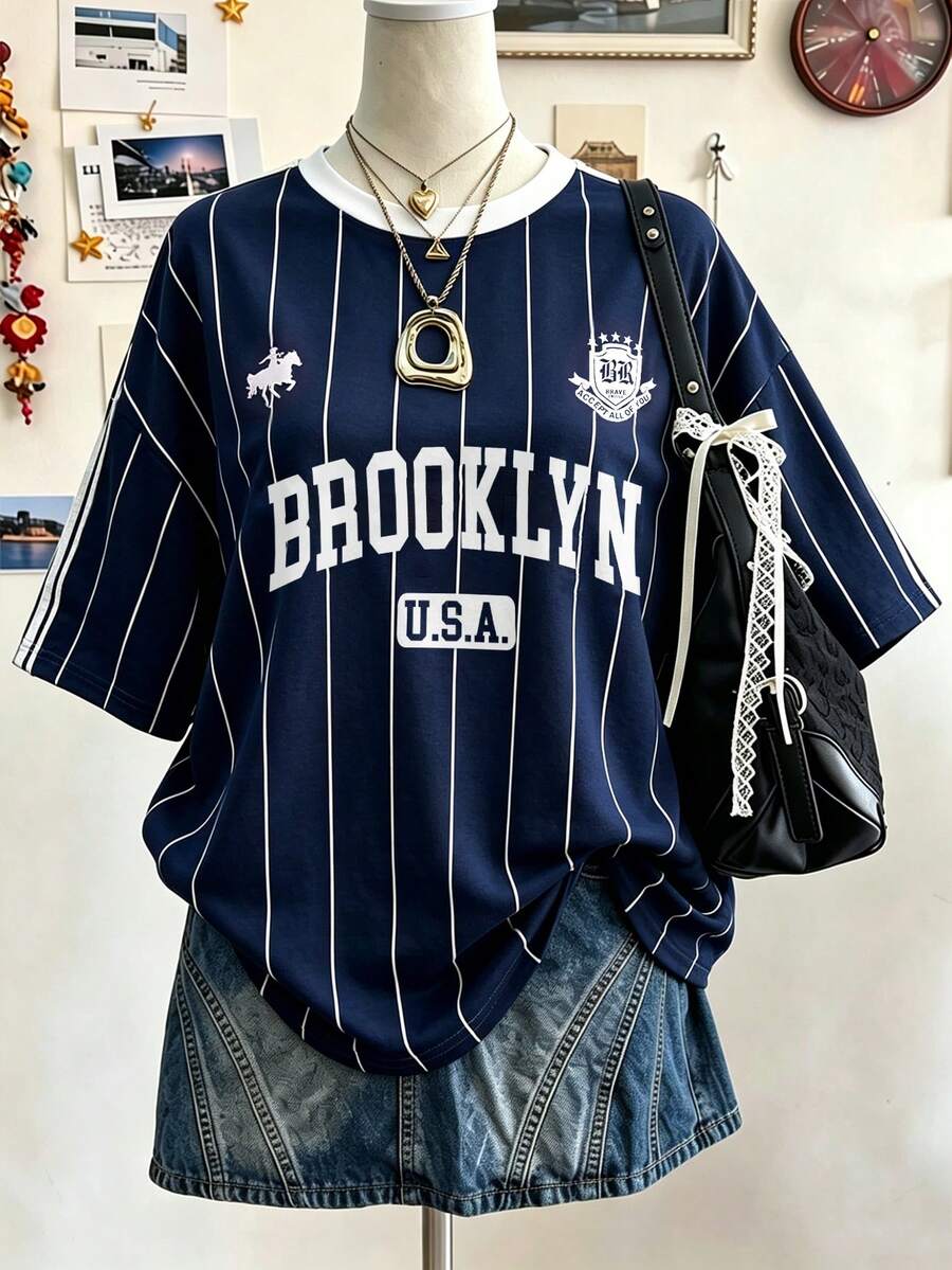 Lalippa Brooklyn 字母條紋數位印花時尚極簡風女款大尺碼長版圓領落肩T恤,好友禮物 - 彩色 - 查看 1