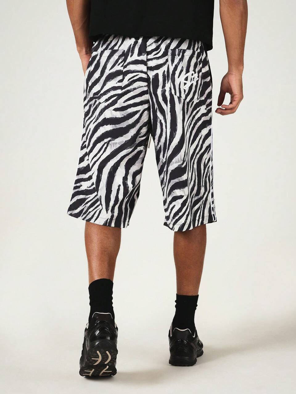 SUMWON Zebra Print Pull-On Jorts With Piping Detail