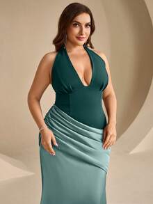 Coutiva Plus Size Elegant Pleated Mermaid Hem Formal Evening Gown Halter Neck Dress Heavy Workmanship - Green - View 6