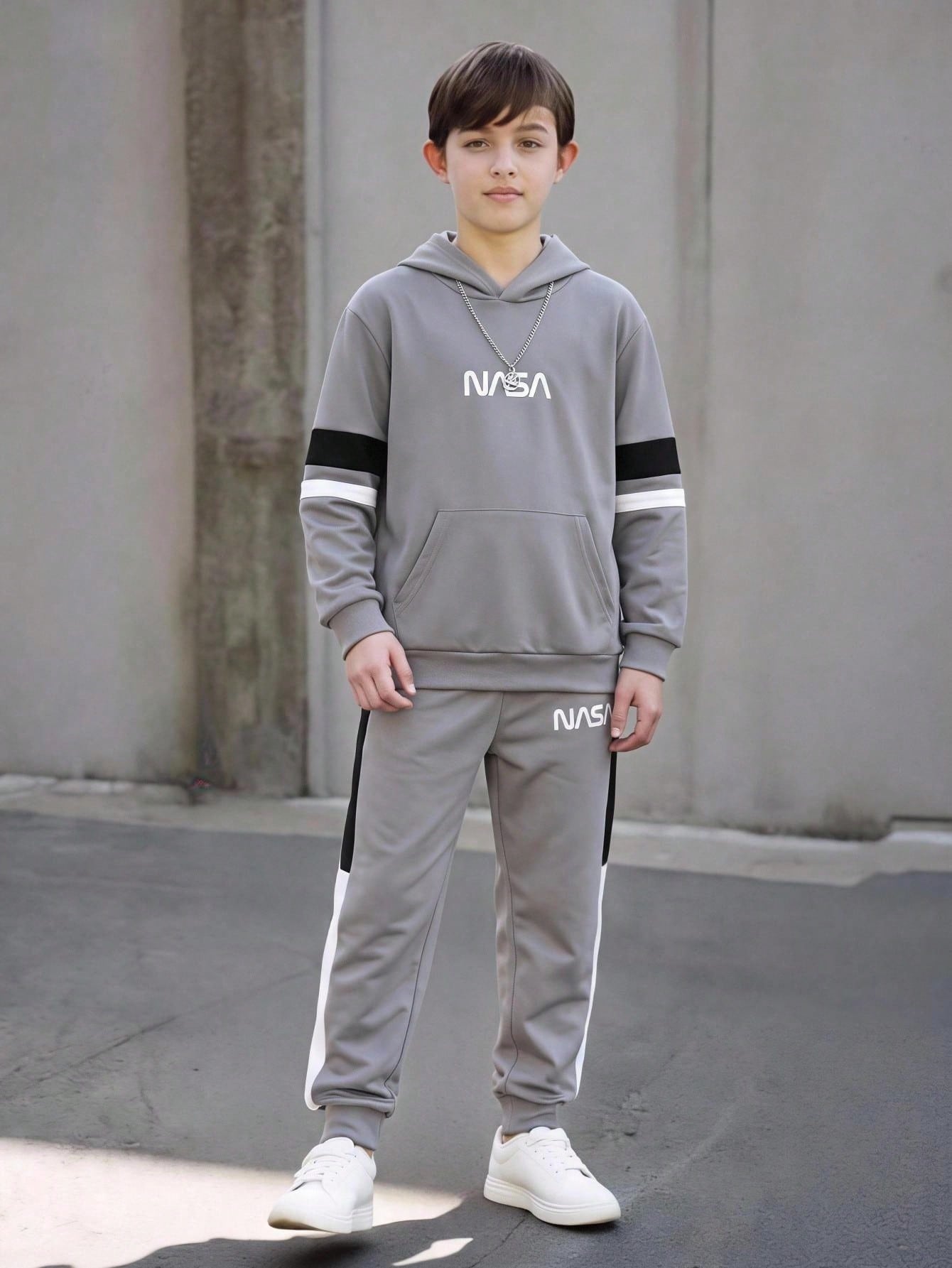 SHEIN Casuvi Kids Lässiges Set für Tween-Jungen mit Kapuzen-Patchwork-Muster Langarm-Sweatshirt und Jogginghose
