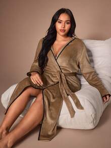 Lazeform Casual Hooded Long Sleeve Brown Double-Sided Fleece Contrast Black Trim Plus Size Robe - Brown - View 6