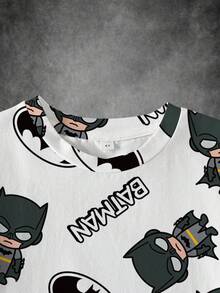 BATMAN X SHEIN 男童休闲蝙蝠与卡通图案圆领短袖T恤，夏季 - 白色 - 查看 3