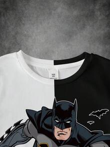 BATMAN X SHEIN Camiseta de manga corta para niño preadolescente con cuello redondo, estampado de dibujos animados, bloques de color, casual y versátil para uso diario y salidas - Blanco - Ver 4