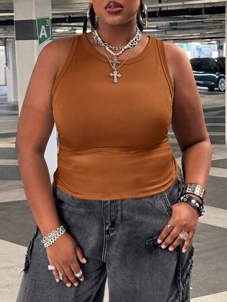SHEIN CURVE+ ملابس علوية نسائية مقاس كبير كاجوال أساسية بقصة ضيقة بيضاء بياقة دائرية وأكتاف مكشوفة، قماش مريح للصيف - بني مخاوي - مشاهدة 3