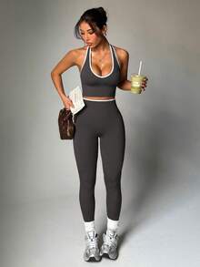 Dewbera Dewbera 女款拼色飾邊露背掛脖上衣與緊身褲運動套裝 - 深灰色 - 查看 6