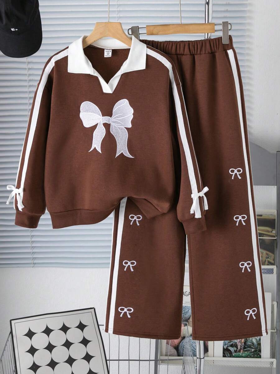 Genkimix Kids 女童簡約時尚蝴蝶結刺繡V領翻領長袖抓絨套頭衛衣搭配側邊對比色織帶直筒長褲套裝,秋冬日常穿著 - 棕色 - 查看 1
