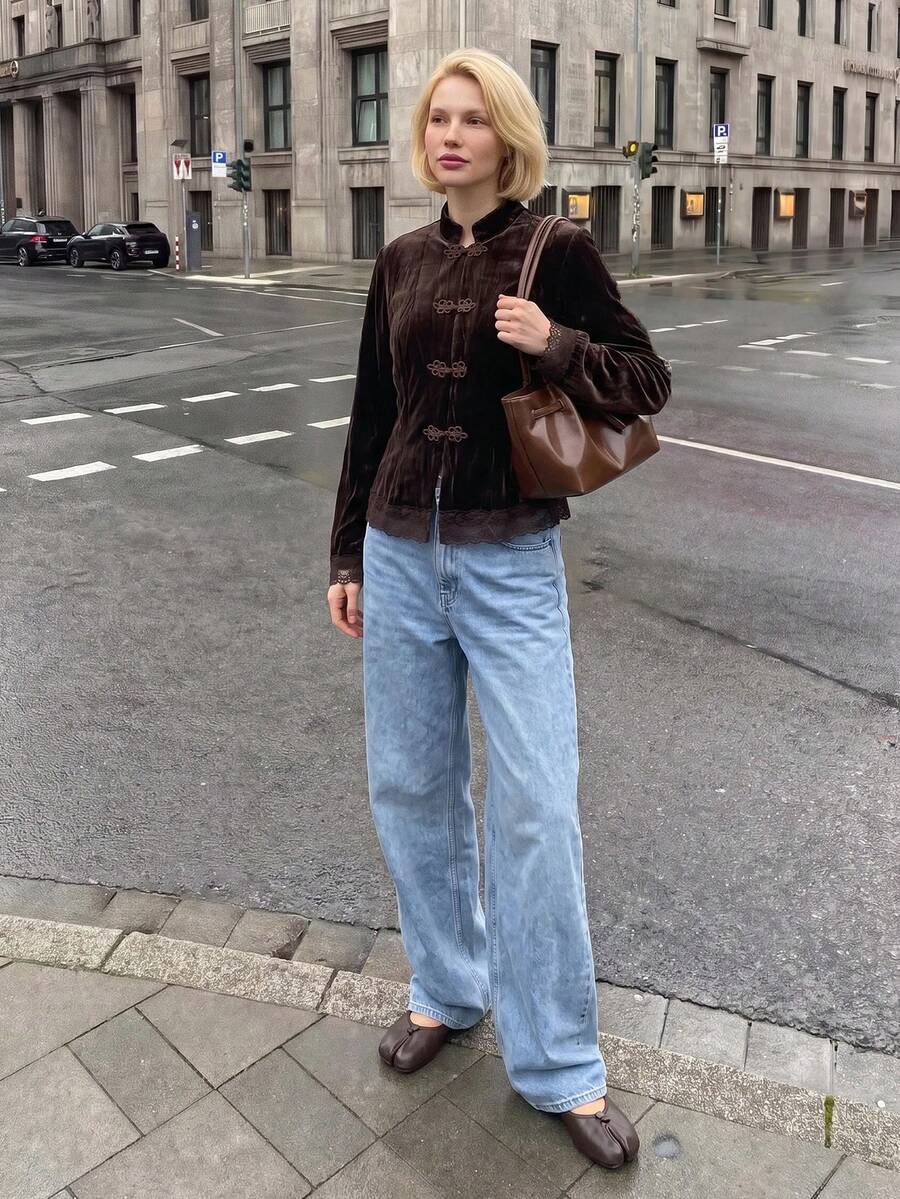Struktiv Damen Herbst/Winter Mode Stehkragen Samt glänzend Froschknopf Kontrast Spitze chinesischer Stil Lässig Outdoor Shopping Party Jacke - Braun - Übersicht 1