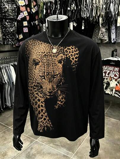 Resyla Men's Vintage Realistic Leopard Long Sleeve T-Shirt, Dark High Street Wild Essential Item! Loose Fit And Slimming, Great For Wearing Alone Or Layering, Perfect For Winter Under Leather Jackets And Coats; Pair With Black Wide Leg Cargo Pants Or Distressed Washed Jeans To Easily Create A Niche Vintage Street Style. Effortlessly Achieve A Wild Dark American High Street Look.