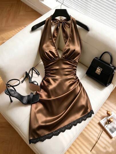GlowEve Black Halter Deep V-Neck Dress, High Waist Ruched Lace Trim Fitted Bodycon Mini Dress, French Sexy Hot Girl Style, Suitable For Dating, Party, Nightclub, Semi-Formal Occasions, Spring/Summer Slimming Fit