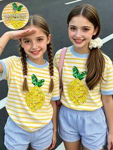 1件青少年女孩休閒舒適時尚甜美可愛黃色檸檬圖案，配黃色條紋藍色對比領口與袖口圓領短袖T恤，適合春夏季外出、度假、家庭、學校、運動與休閒，清爽夏季穿著 - 彩色 - 查看 3